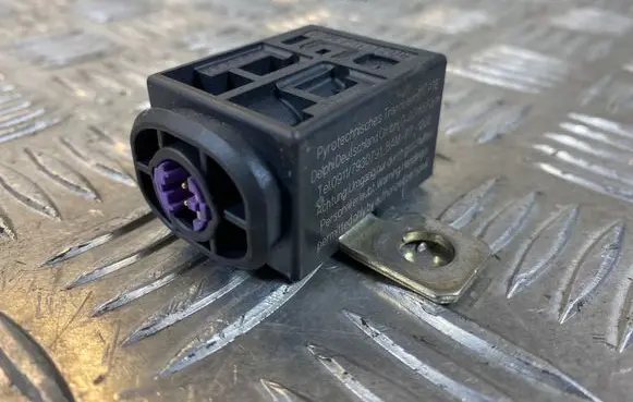 Audi A6 S6 C6 4F Battery relay fuse 4F0915519