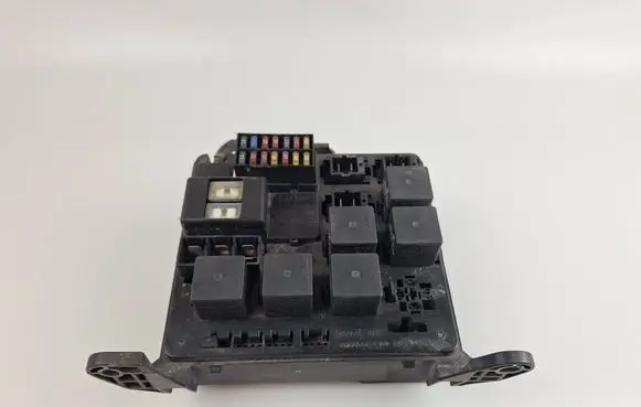 Opel Frontera B Fuse box set 71542568