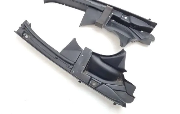 Fender trim (molding)