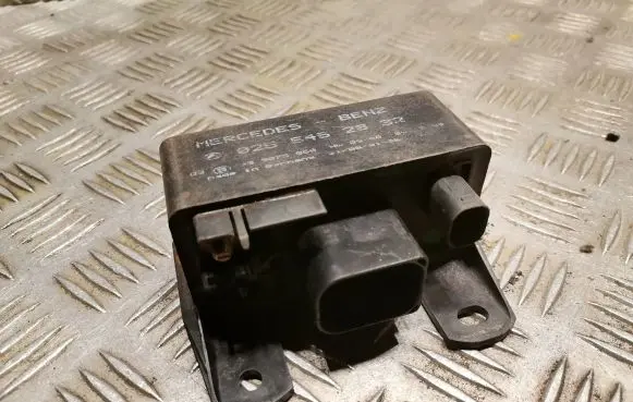 Mercedes-Benz A W168 Glow plug pre-heat relay 0255452832