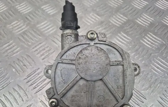 Mercedes-Benz C W204 Vacuum pump A2712301665