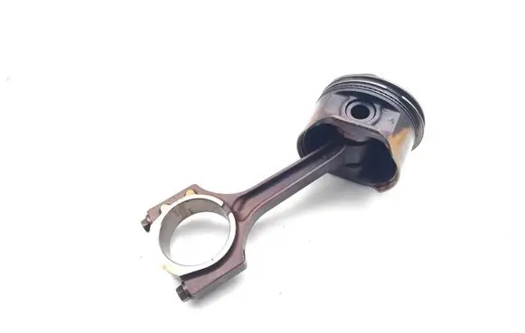 Chrysler PT Cruiser Piston with connecting rod EDZ