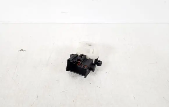Toyota Corolla E120 E130 Ignition lock contact 84450-0D010