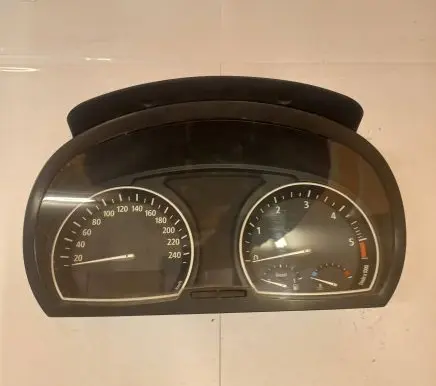 BMW X3 E83 Speedometer (instrument cluster) 102463021 25811510 341312701