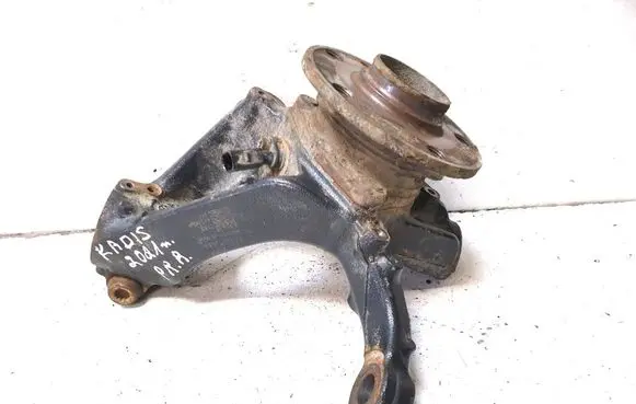 Front wheel hub