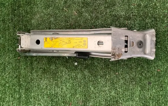 Seat Ibiza III (6L) Lift Jack 6Q0011031D BATZSC00P