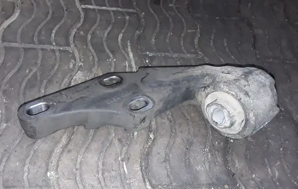 Land Rover Discovery 3 - LR3 Front lower control arm/wishbone NOCODE