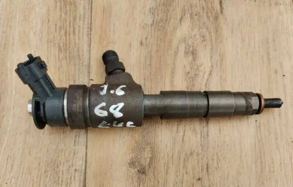 Citroen C4 Cactus Fuel injector 0445110340