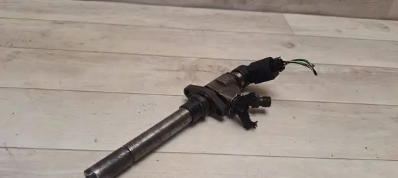 Volvo V50 Fuel injector 9657144580