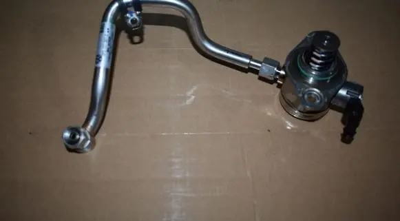 Porsche Cayenne (9Y0 9Y3) Fuel injection high pressure pump