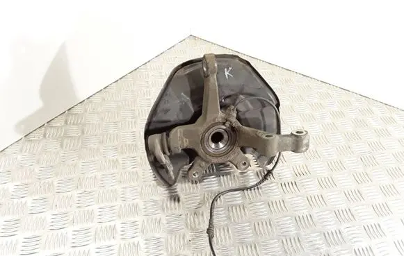 Mercedes-Benz B W245 Front wheel hub spindle knuckle