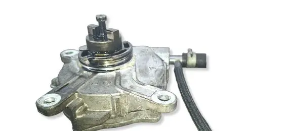 Toyota Avensis T270 Vacuum pump 24071147 9554