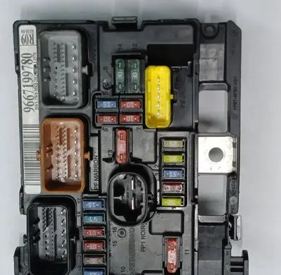 Peugeot 207 BSM Control unit 9667199780 BSMR0900 R09