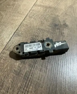 Mercedes-Benz E W211 Airbag deployment crash/impact sensor 0028201326 304643015