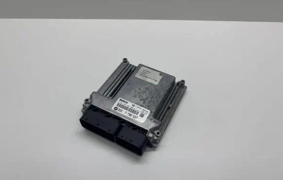 BMW 5 E60 E61 Engine control unit/module 7796637 0281012091 0281012091810