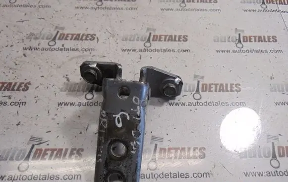 Mitsubishi Outlander Front door lower hinge 