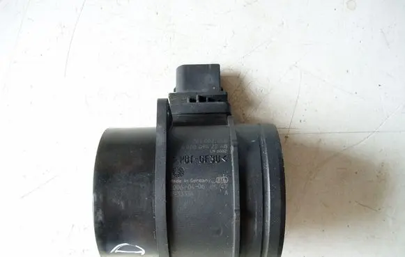 Jeep Grand Cherokee (WK) Mass air flow meter 0281002656 A0000942248