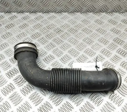 Ford Focus Air intake duct part CV619C623AC 1072920S02