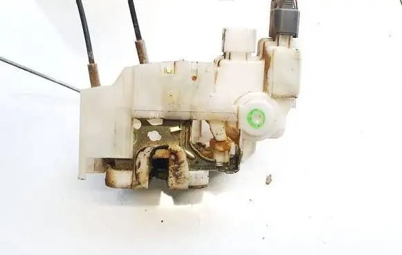 Subaru Legacy Front door lock