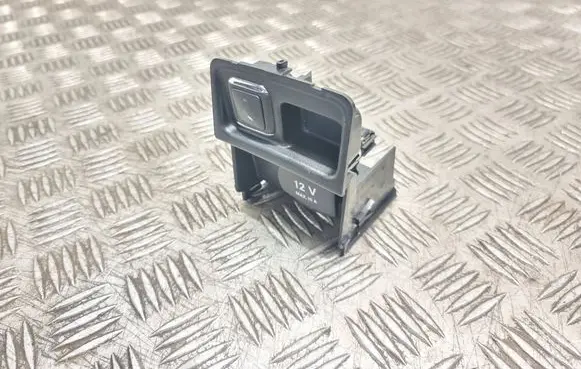 Mercedes-Benz E W212 12 V Socket (front) A2126800436 A2126800536 A2126800936