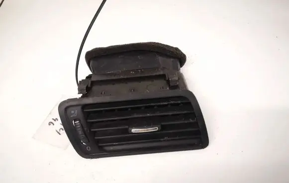 Volkswagen PASSAT B6 Dash center air vent grill 3c1819702e