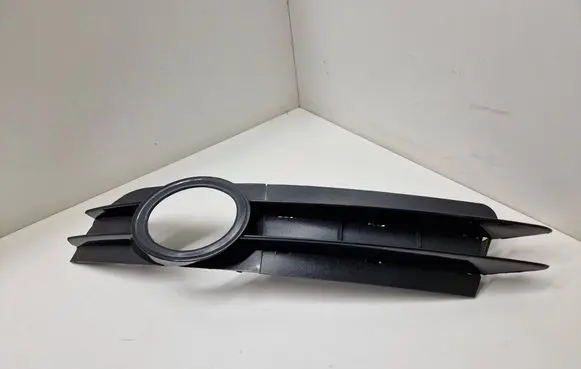Audi A6 S6 C6 4F Front fog light trim/grill 4F0807681A