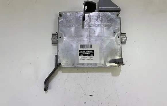 Toyota Prius (XW20) Engine control unit/module 8966147170 2751009522