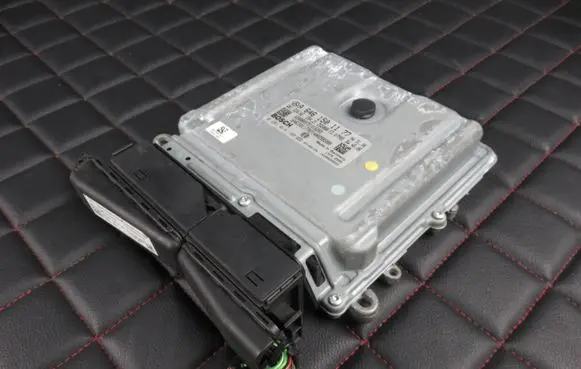 Mercedes-Benz Vito Viano W639 Engine control unit/module A6461501177 1039S20832 0281014185