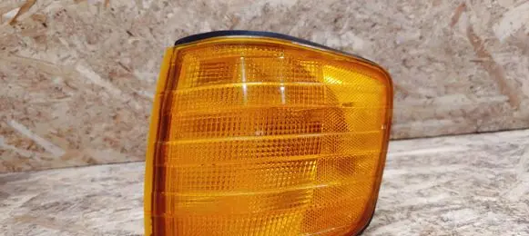 Mercedes-Benz 380 560SEC C126 Front indicator light 