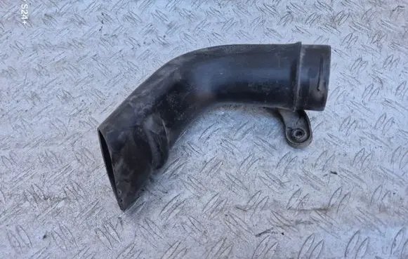 Renault Megane III Air intake duct part 1032198S01