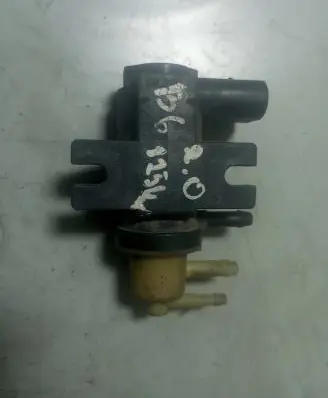 Volkswagen PASSAT B6 Vacuum valve 1K0906627A
