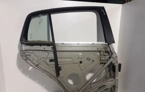 Volkswagen Golf Plus Rear door window/glass frame 5M0833312