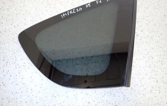 Subaru Impreza III Side middle window/glass 