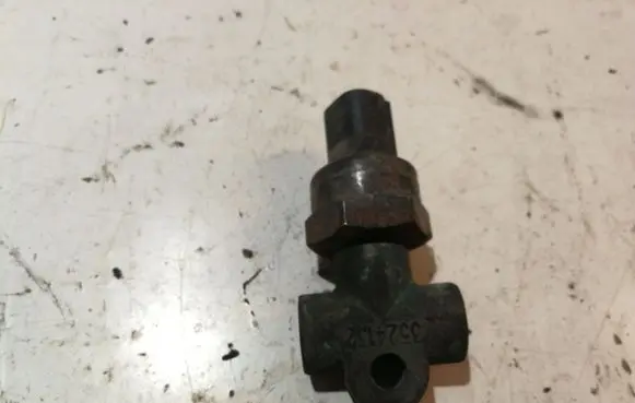 Volvo V70 Brake power pressure regulator 3524132