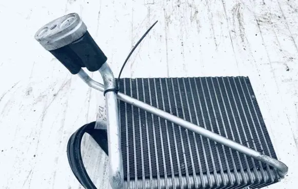 Audi A4 S4 B5 8D A/C cooling radiator (condenser)