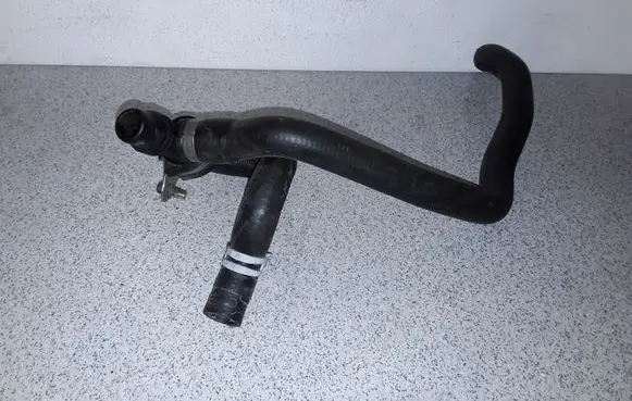 Coolant pipe/hose
