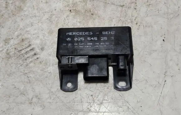 Mercedes-Benz A W168 Glow plug pre-heat relay 0255452832