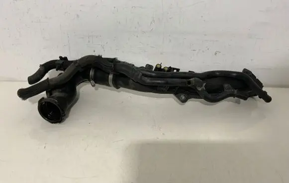 Toyota Avensis T270 Intercooler hose/pipe 173610X010