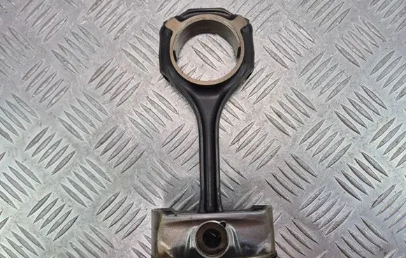 Mercedes-Benz E A207 Piston with connecting rod 