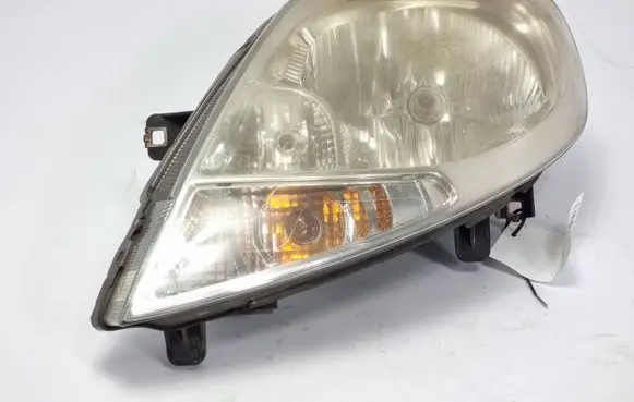 Renault Trafic II (X83) Headlight/headlamp 8200701354