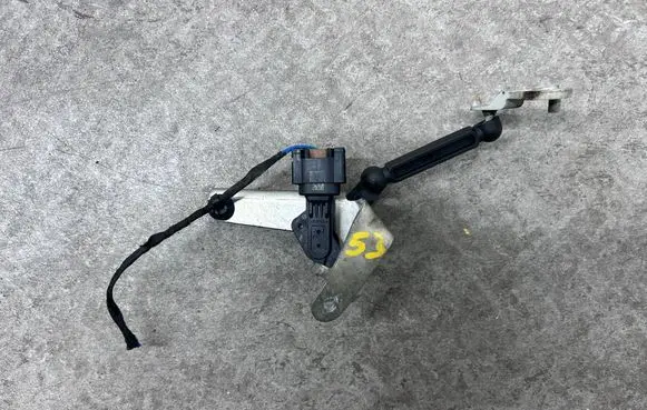 BMW X7 G07 Headlight/headlamp level sensor 6895467