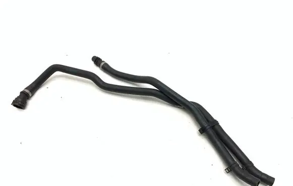 Engine coolant pipe/hose