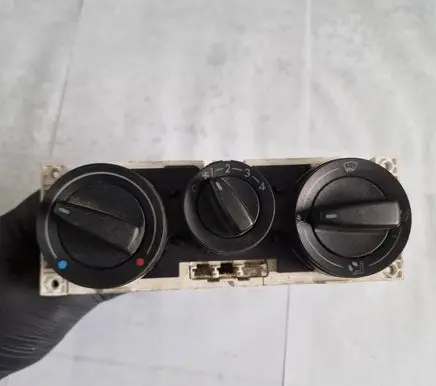 Volkswagen Polo IV 9N3 Climate control unit
