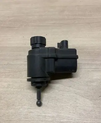 Opel Astra F Headlight level adjustment motor 90413185
