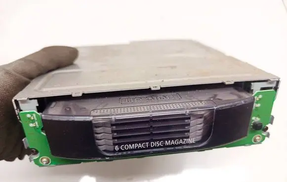 BMW 5 E60 E61 CD/DVD changer E24020469