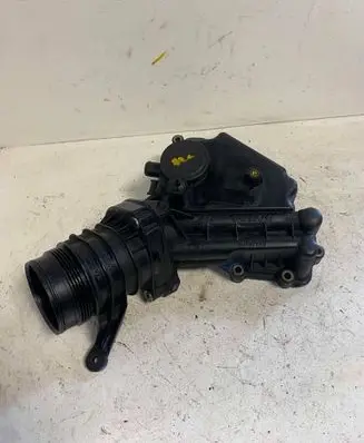 Volvo XC60 Oil filter mounting bracket 30757730