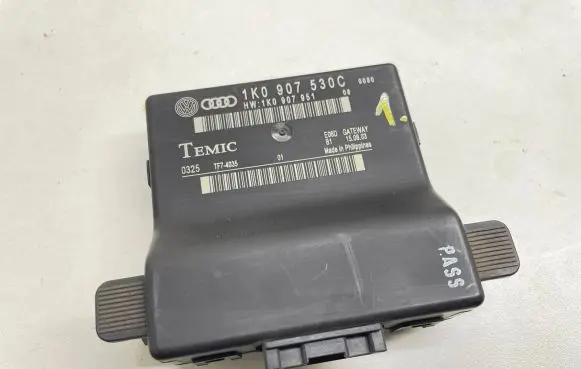 Volkswagen Touran I Gateway control module 1K0907530C 1K0907951