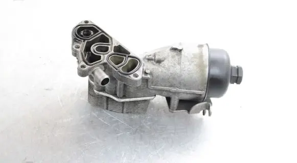 Oil filter mounting bracket