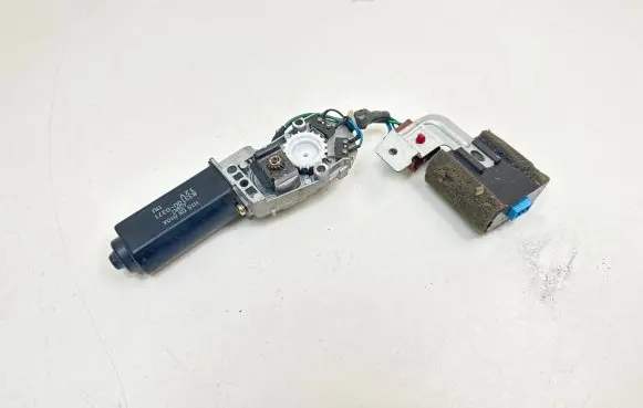 Sunroof motor/actuator