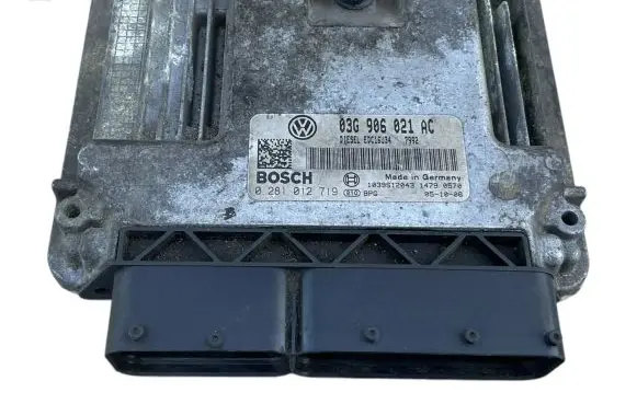 Volkswagen PASSAT B6 Engine control unit/module 03G906021AC 0281012719